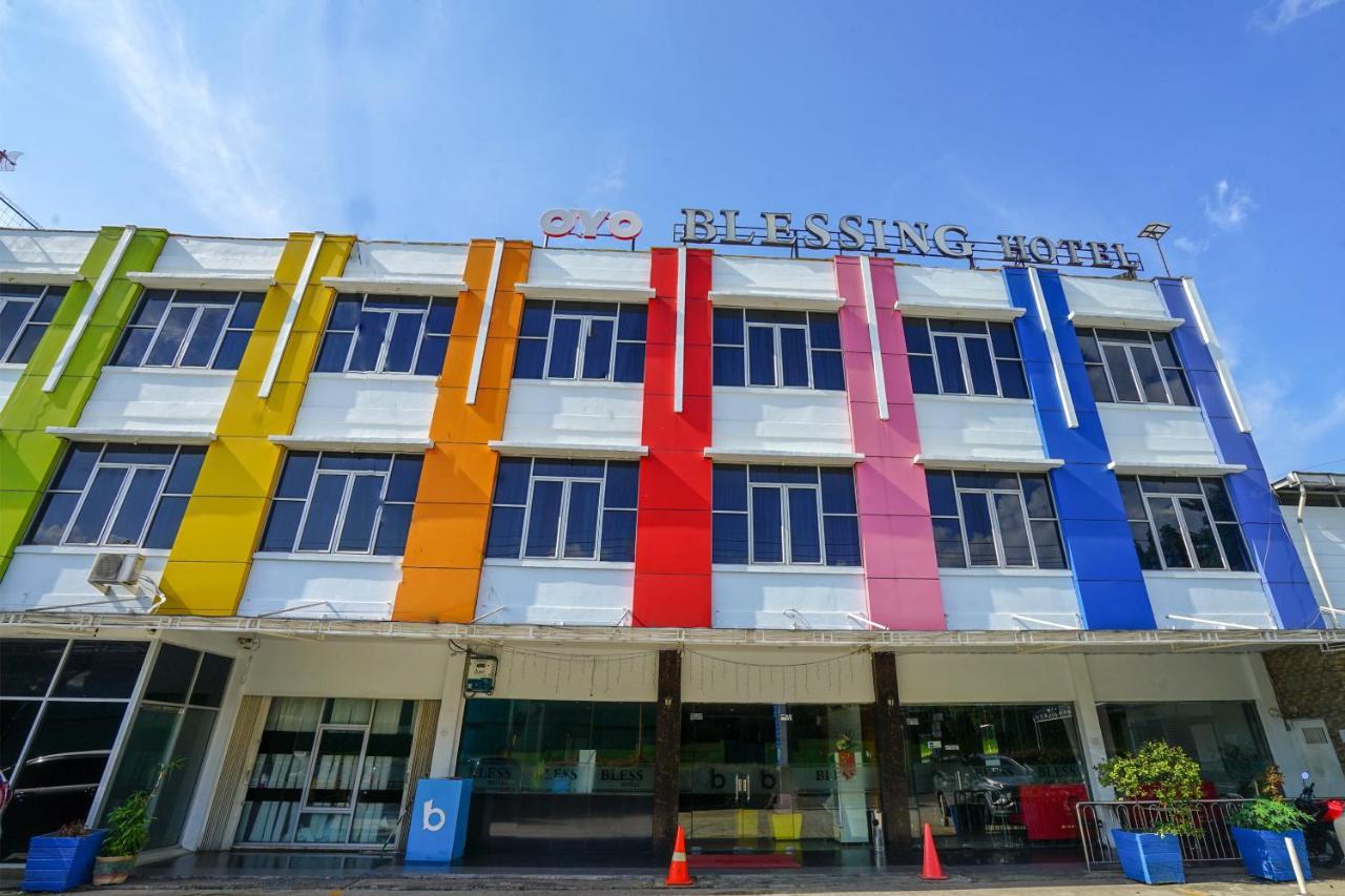 Oyo 575 Blessing Hotel Palembang Ngoại thất bức ảnh