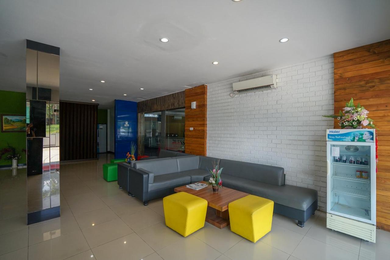 Oyo 575 Blessing Hotel Palembang Ngoại thất bức ảnh
