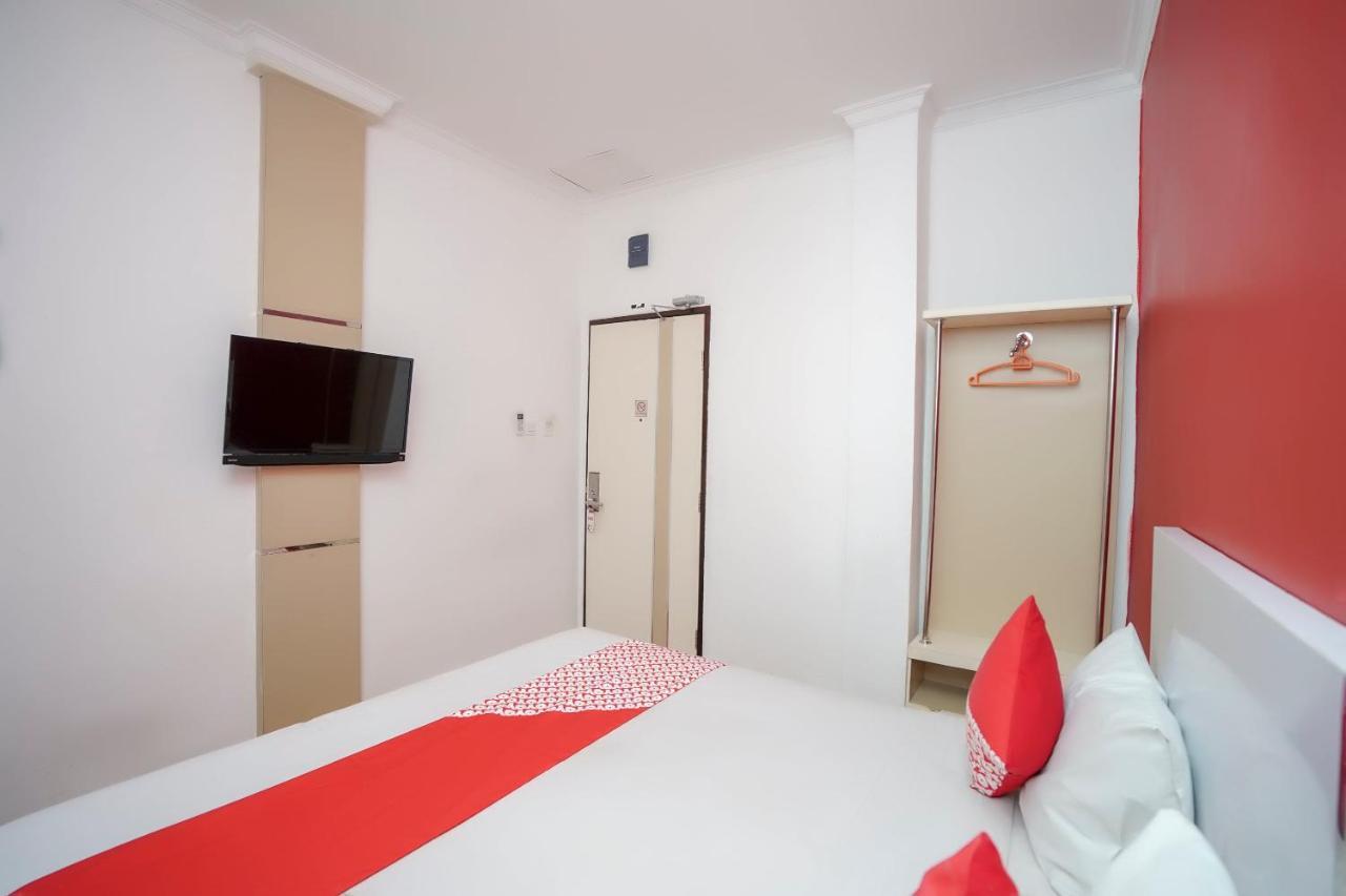 Oyo 575 Blessing Hotel Palembang Ngoại thất bức ảnh