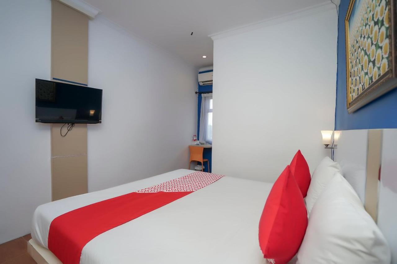 Oyo 575 Blessing Hotel Palembang Ngoại thất bức ảnh