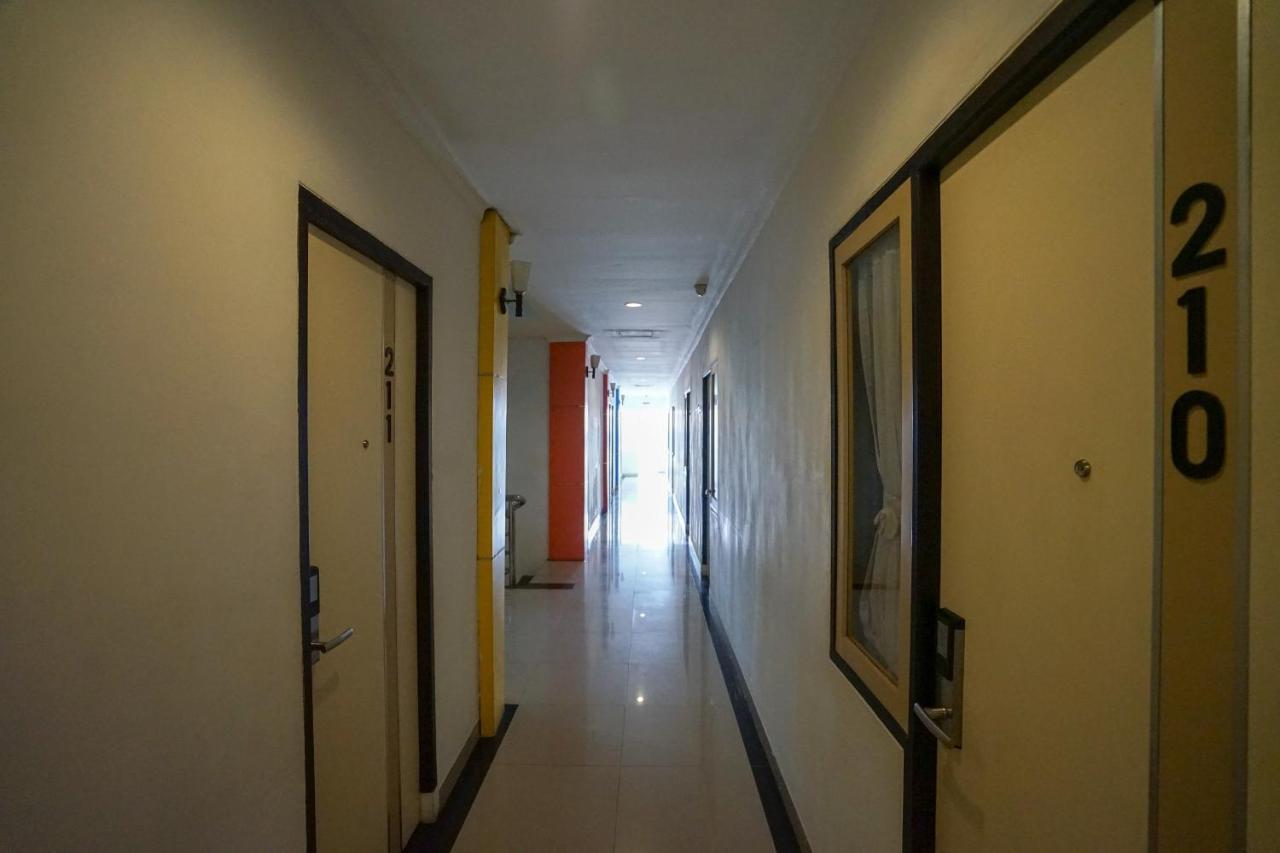 Oyo 575 Blessing Hotel Palembang Ngoại thất bức ảnh
