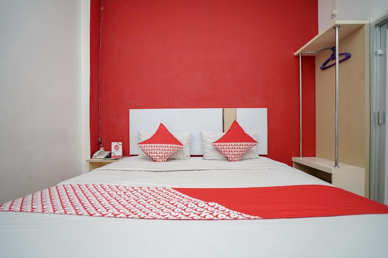 Oyo 575 Blessing Hotel Palembang Ngoại thất bức ảnh